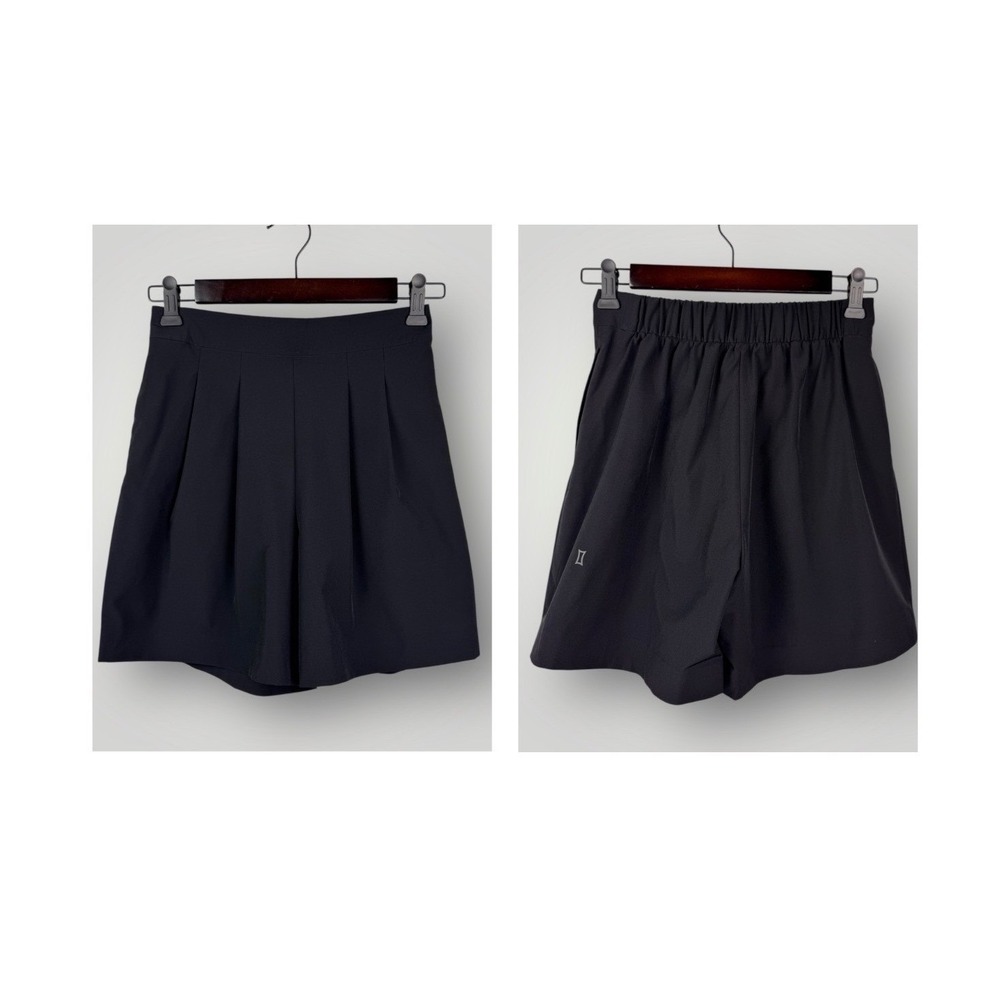 Kit and Ace Pleated Featherlight Technical Short Black High Rise Pull-On Women 0